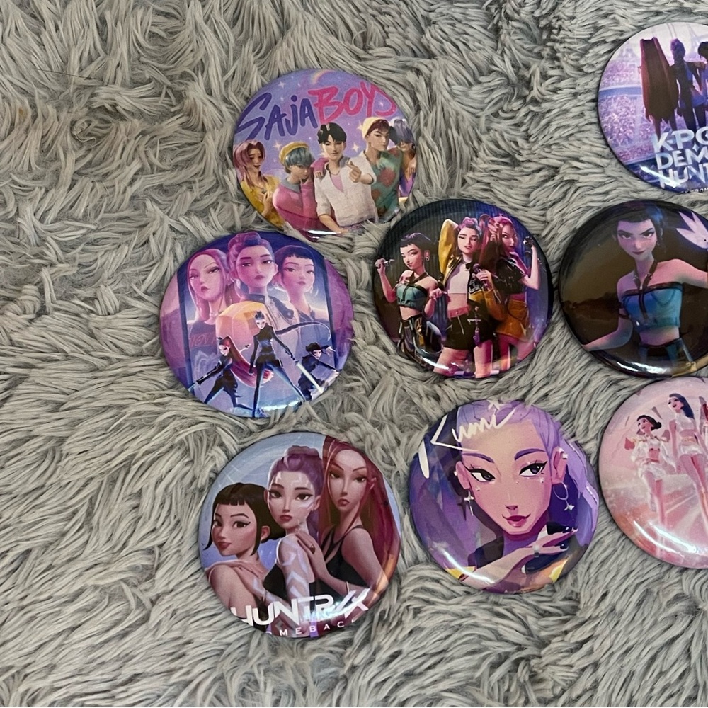 Set of 10 Kpop Demon Hunters 2.25inch Pin Set - Picture 3 of 5
